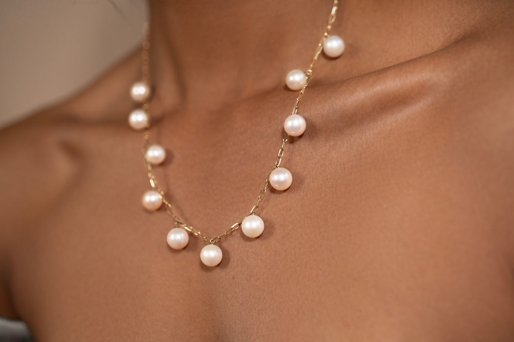 Pearl drop necklace