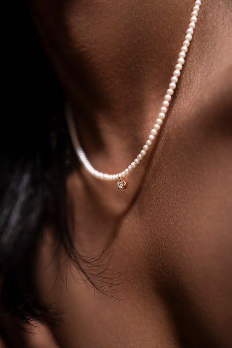 Akoya pearls with diamond